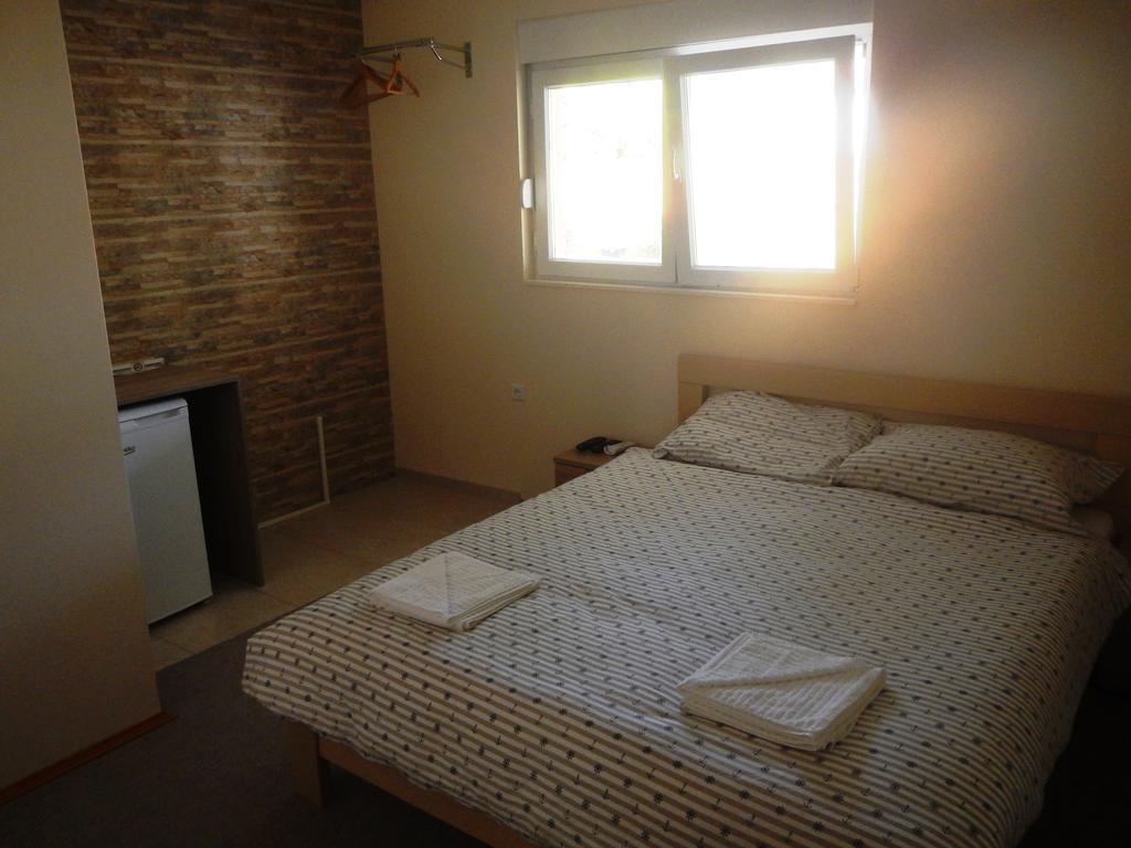 Riverside Guesthouse Pocitelj Exterior photo