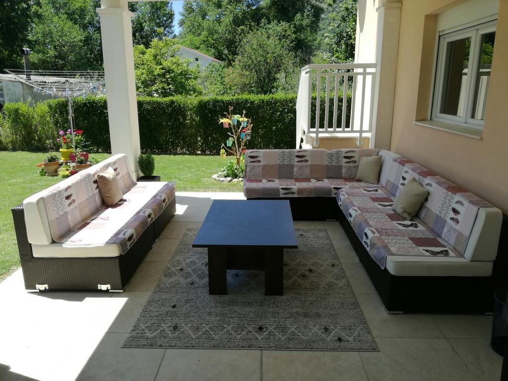 Riverside Guesthouse Pocitelj Exterior photo