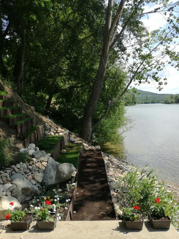 Riverside Guesthouse Pocitelj Exterior photo